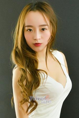 195521 - Chunru (Darlene) Age: 26 - China