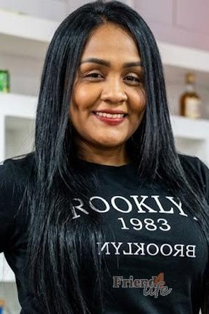 228100 - Gina Age: 37 - Colombia