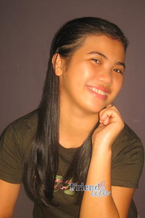 88701 - Daniela Age: 24 - Philippines